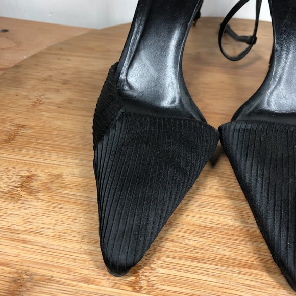 Gucci Heels Womens 38C US 7.5 Black Stilettos Ankle Strap Shoe Event Pointed Toe - Picture 4 of 15